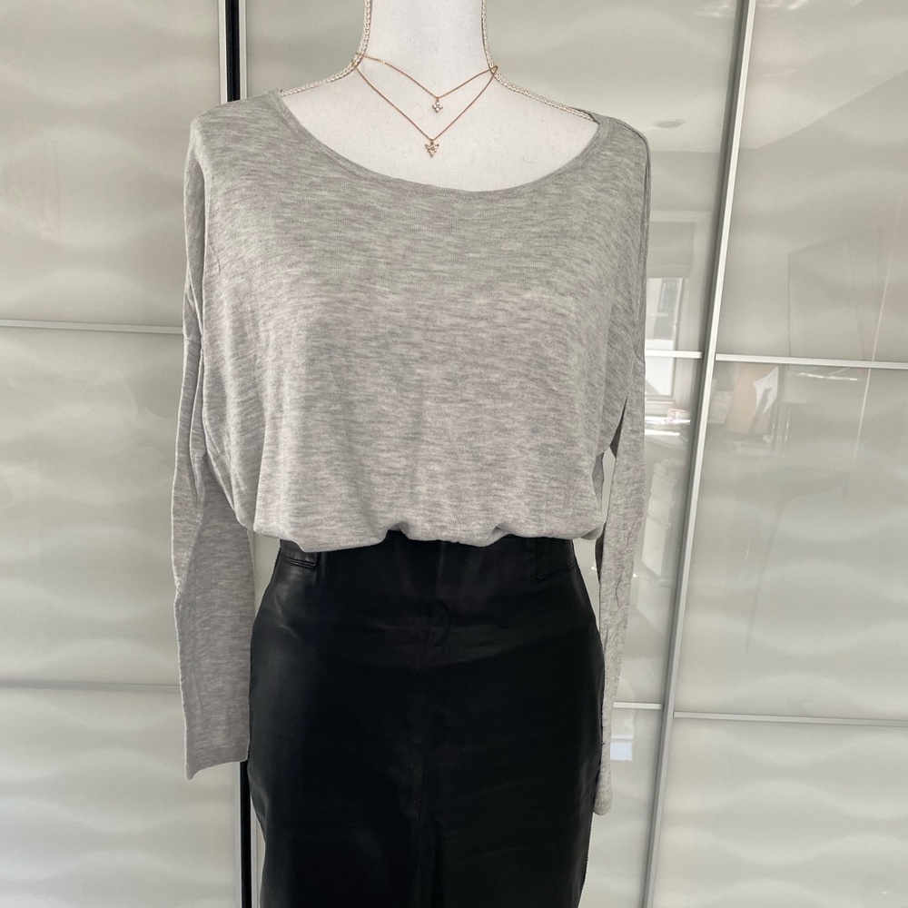 2/$30 H&M light weight sweater 👌🏽